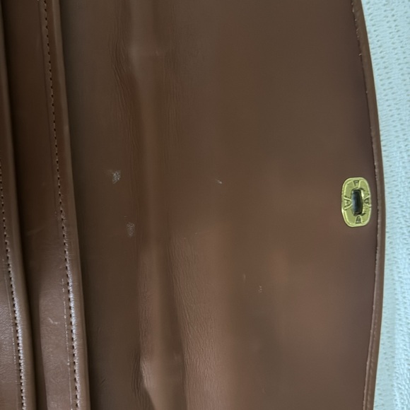 Coach leather brief case. Comes with brochure & including small coach pochette! - Picture 9 of 12